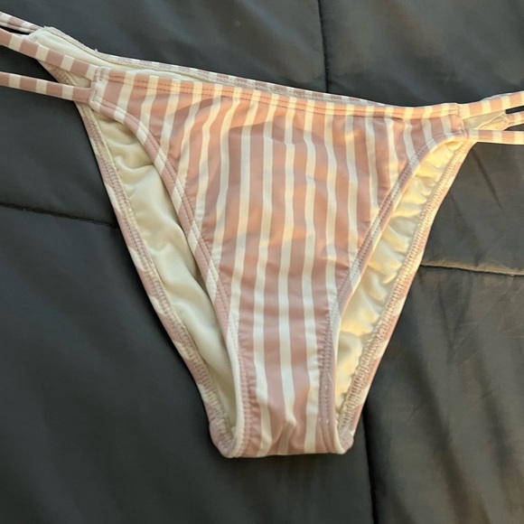 NWT O’Neill Swim Bikini Bottom - Picture 2 of 5